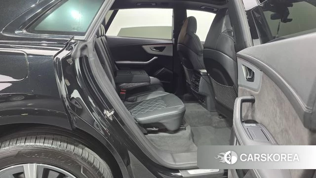 Audi Q8 (4M) 2022 Черный из Кореи, фото 2