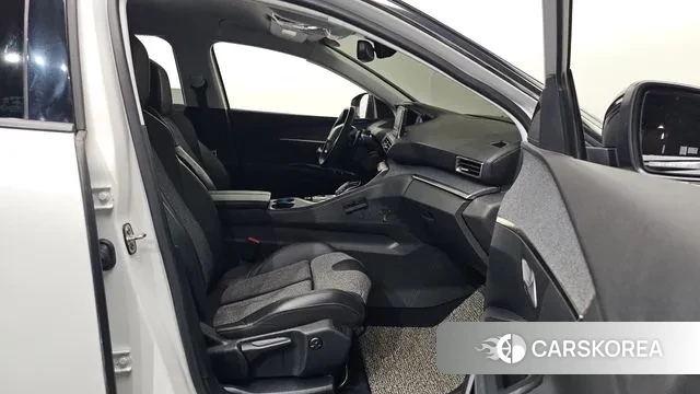 Peugeot 3008 second generation 2020 Белый из Кореи, фото 2