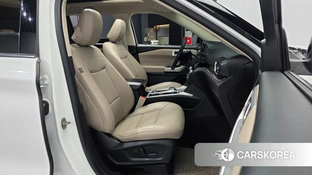 Ford Explorer 6th Generation 2023 Белый из Кореи, фото 2