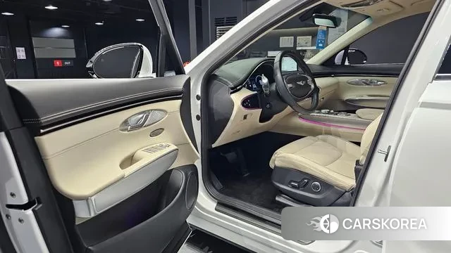 Genesis GV70 2022 Белый из Кореи, фото 2