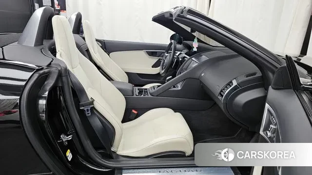 Jaguar F-TYPE 2021 Черный из Кореи, фото 2