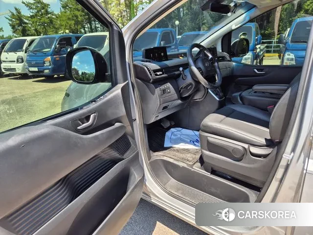 Hyundai Staria 2022 Серебряный из Кореи, фото 2