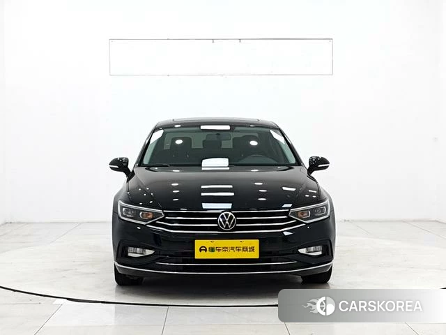 Volkswagen Magotan 2023 Черный из Китая, фото 2