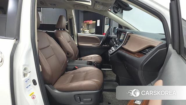 Toyota Sienna 2018 Белый из Кореи, фото 2