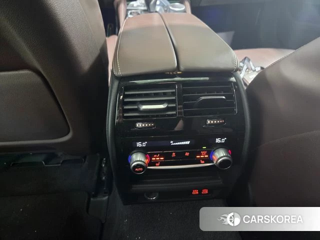 BMW 5 Series (G30) 2022 Черный из Кореи, фото 2