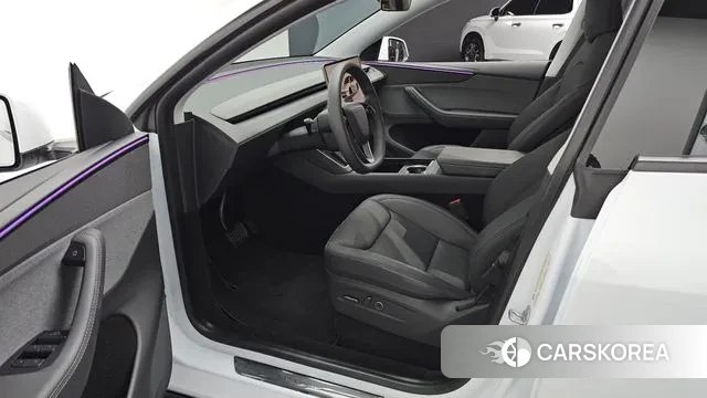 Tesla Model Y 2025 Белый из Кореи, фото 2