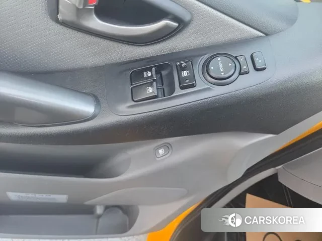 Hyundai The New Grand Starex 2019 Желтый из Кореи, фото 2