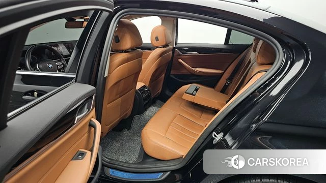 BMW 5 Series (G30) 2020 Черный из Кореи, фото 2