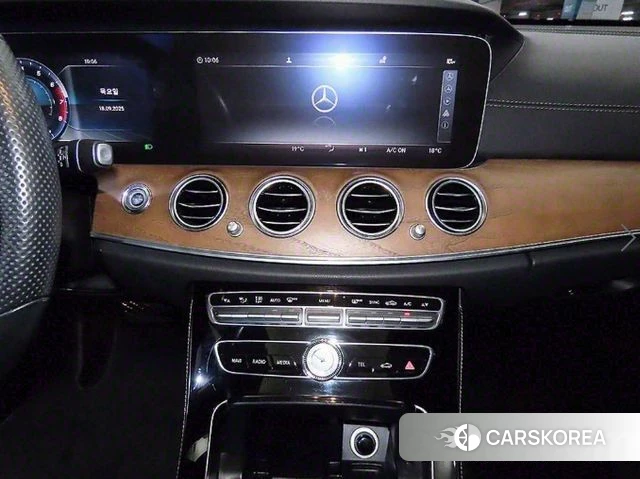 Mercedes-Benz E-Class W213 2018 Серебристо-серый из Кореи, фото 2