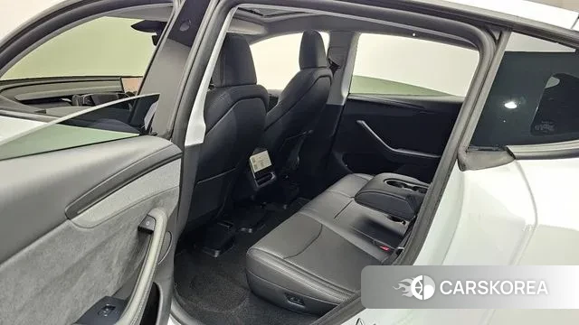 Tesla Model Y 2025 Белый из Кореи, фото 2