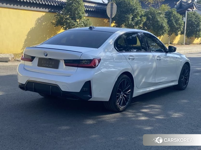 BMW 3 series 2022 Белый из Китая, фото 2