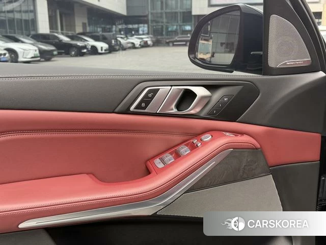 BMW X5 2023 Черный из Китая, фото 2