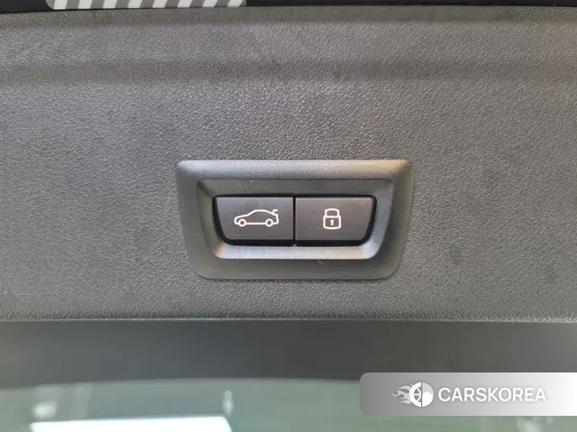 BMW X6 (G06) 2024 Черный из Кореи, фото 2