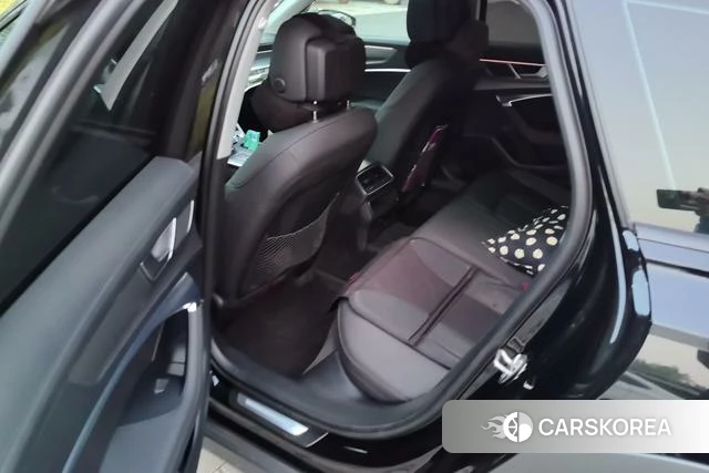 Audi A6 (import) 2021 Черный из Китая, фото 2