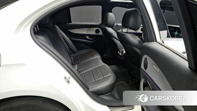 Mercedes-Benz E-Class W213 2021 Белый из Кореи, фото 2