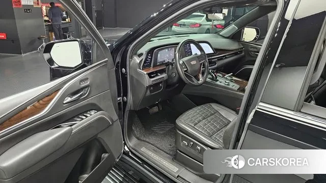 Cadillac Escalade 5th Generation 2022 Черный из Кореи, фото 2