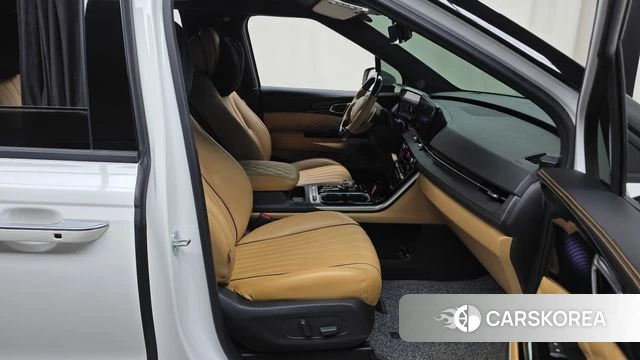 Kia Carnival 4th generation 2023 Белый из Кореи, фото 2