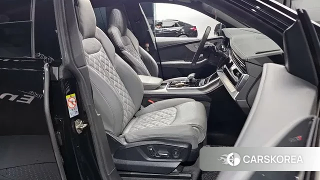 Audi Q8 (4M) 2023 Черный из Кореи, фото 2