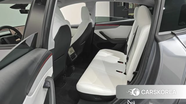 Tesla Model Y 2025 Серебристо-серый из Кореи, фото 2