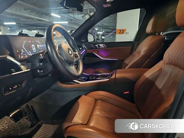 BMW X7 (G07) 2023 Белый из Кореи, фото 2