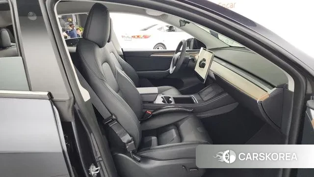 Tesla Model Y 2024 Серый из Кореи, фото 2