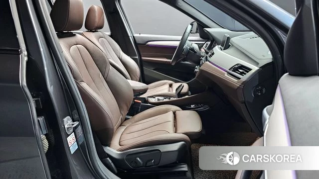 BMW X1 (F48) 2021 Серый из Кореи, фото 2