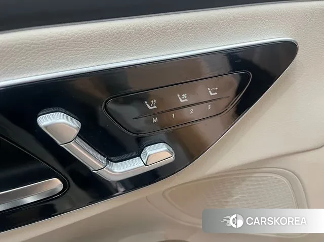 Mercedes-Benz CLE-Class C236 2025 Белый из Кореи, фото 2