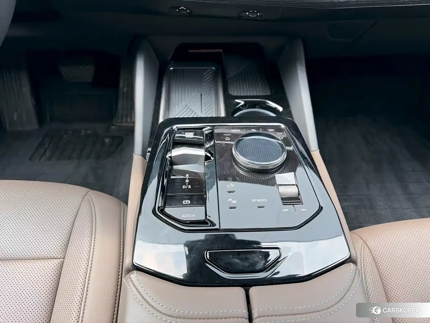 BMW 5 series 2025 Черный из Китая, фото 2