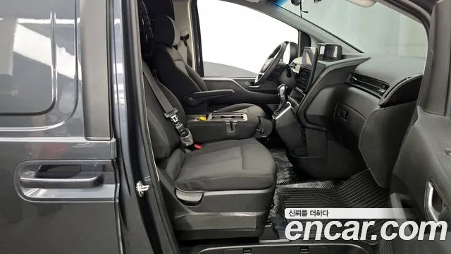 Hyundai Staria 2023 Серый из Кореи, фото 2