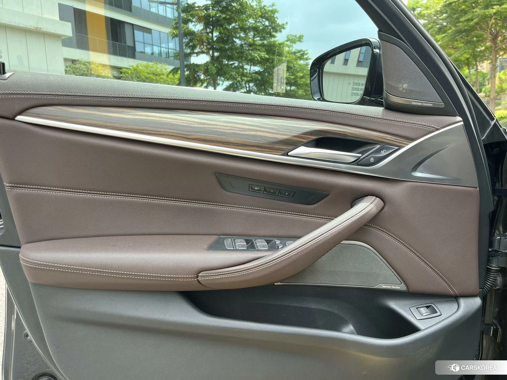 BMW 5 series 2021 Черный из Китая, фото 2