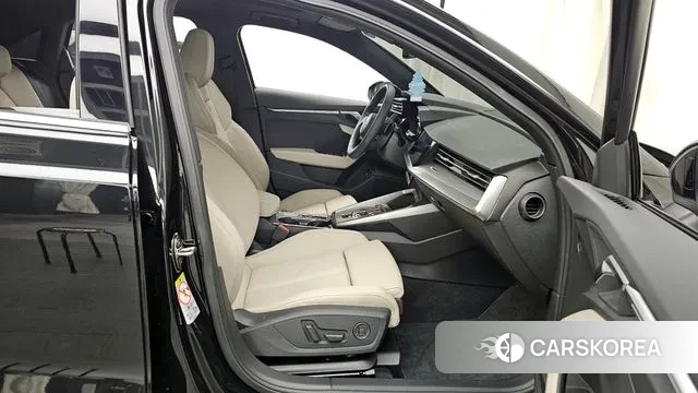 Audi A3 (8Y) 2023 Черный из Кореи, фото 2