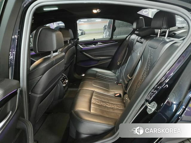 BMW 5 Series (G30) 2019 Черный из Кореи, фото 2