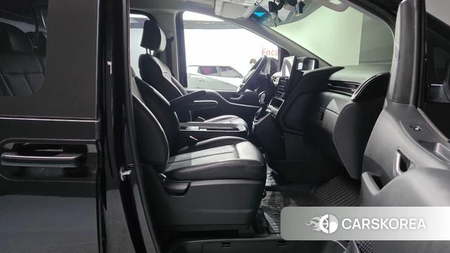 Hyundai Staria 2022 Черный из Кореи, фото 2
