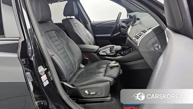 BMW X3 (G01) 2023 Черный из Кореи, фото 2