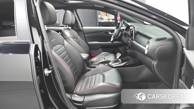 Kia The New K3 2nd generation 2021 Черный из Кореи, фото 2