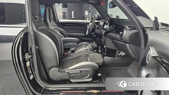 Mini Cooper S 2023 Черный двухцветный из Кореи, фото 2