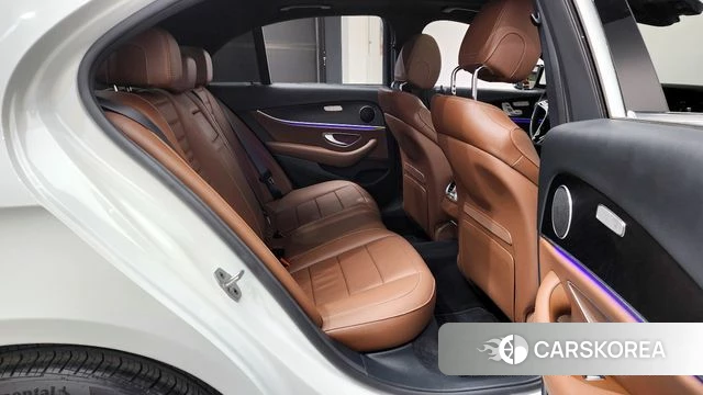 Mercedes-Benz E-Class W213 2022 Белый из Кореи, фото 2