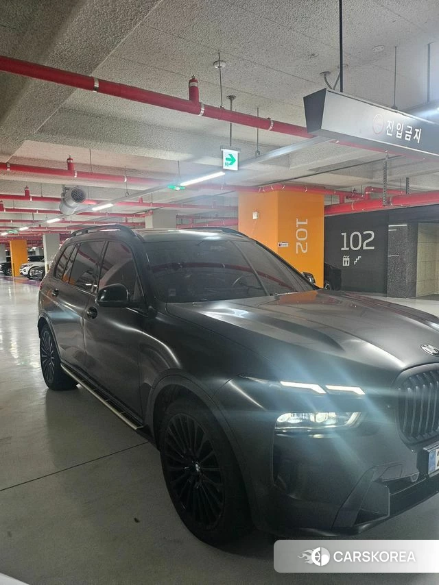 BMW X7 (G07) 2023 Черный из Кореи, фото 2