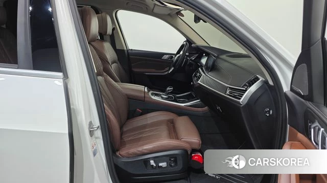 BMW X7 (G07) 2022 Белый из Кореи, фото 2