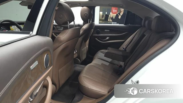 Mercedes-Benz E-Class W213 2019 Белый из Кореи, фото 2