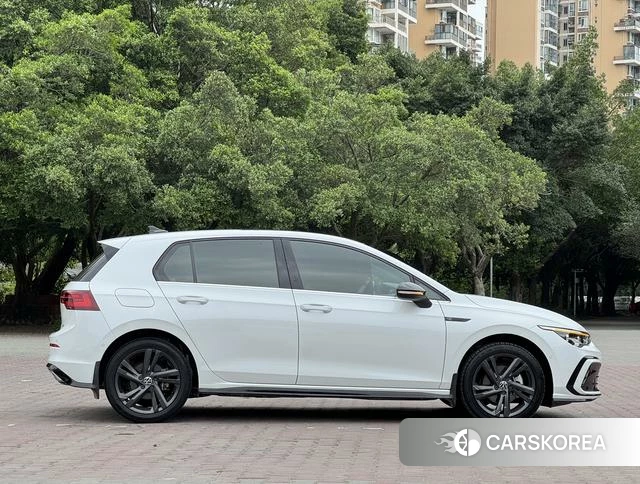 Volkswagen Golf 2022 Белый из Китая, фото 2