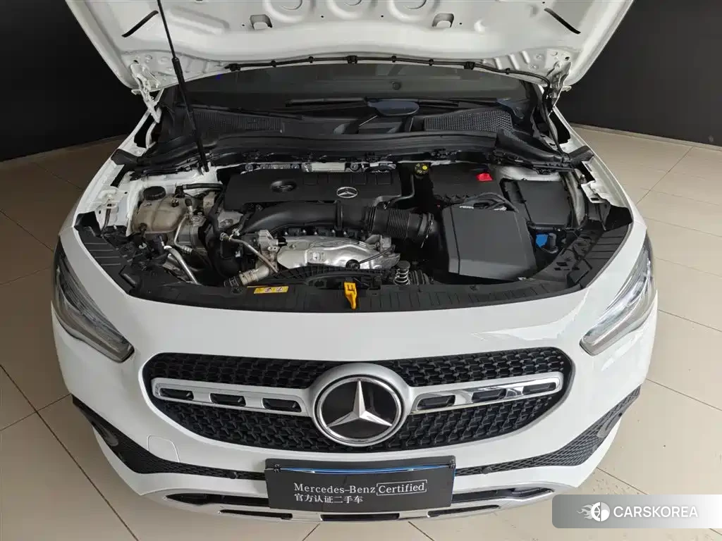 Mercedes-Benz GLA 2023 Белый из Китая, фото 2