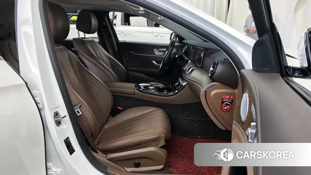 Mercedes-Benz E-Class W213 2019 Белый из Кореи, фото 2