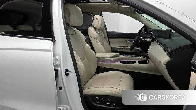 Genesis GV70 2024 Белый из Кореи, фото 2