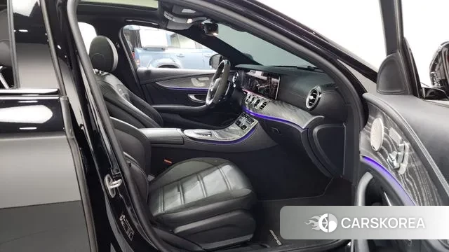 Mercedes-Benz E-Class W213 2023 Черный из Кореи, фото 2