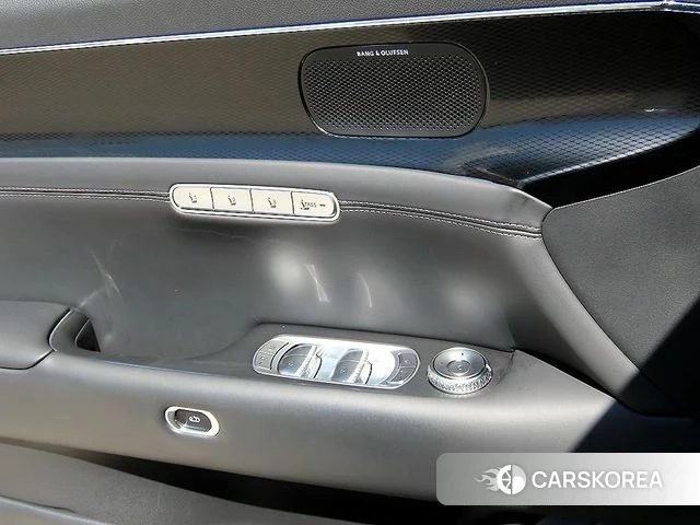 Genesis G90 (RS4) 2023 Черный из Кореи, фото 2