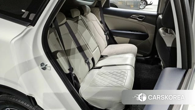 Kia Sportage 5th Generation 2023 Белый из Кореи, фото 2