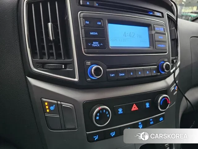 Hyundai The New Grand Starex 2018 Серебристо-серый из Кореи, фото 2