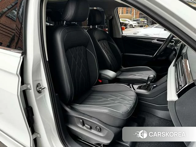 Volkswagen Tiguan L 2024 Белый из Китая, фото 2