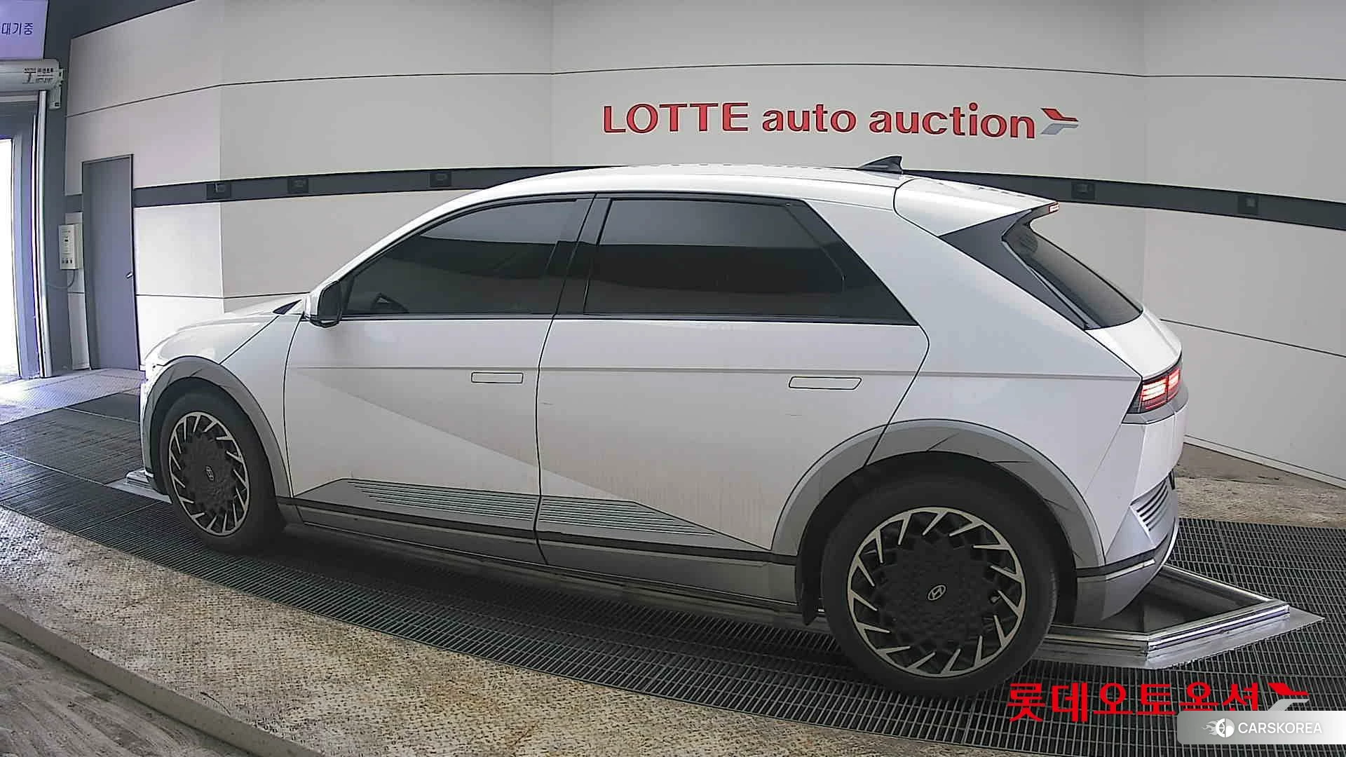 Hyundai IONIQ 5 2023 Atlas White из Кореи, фото 2